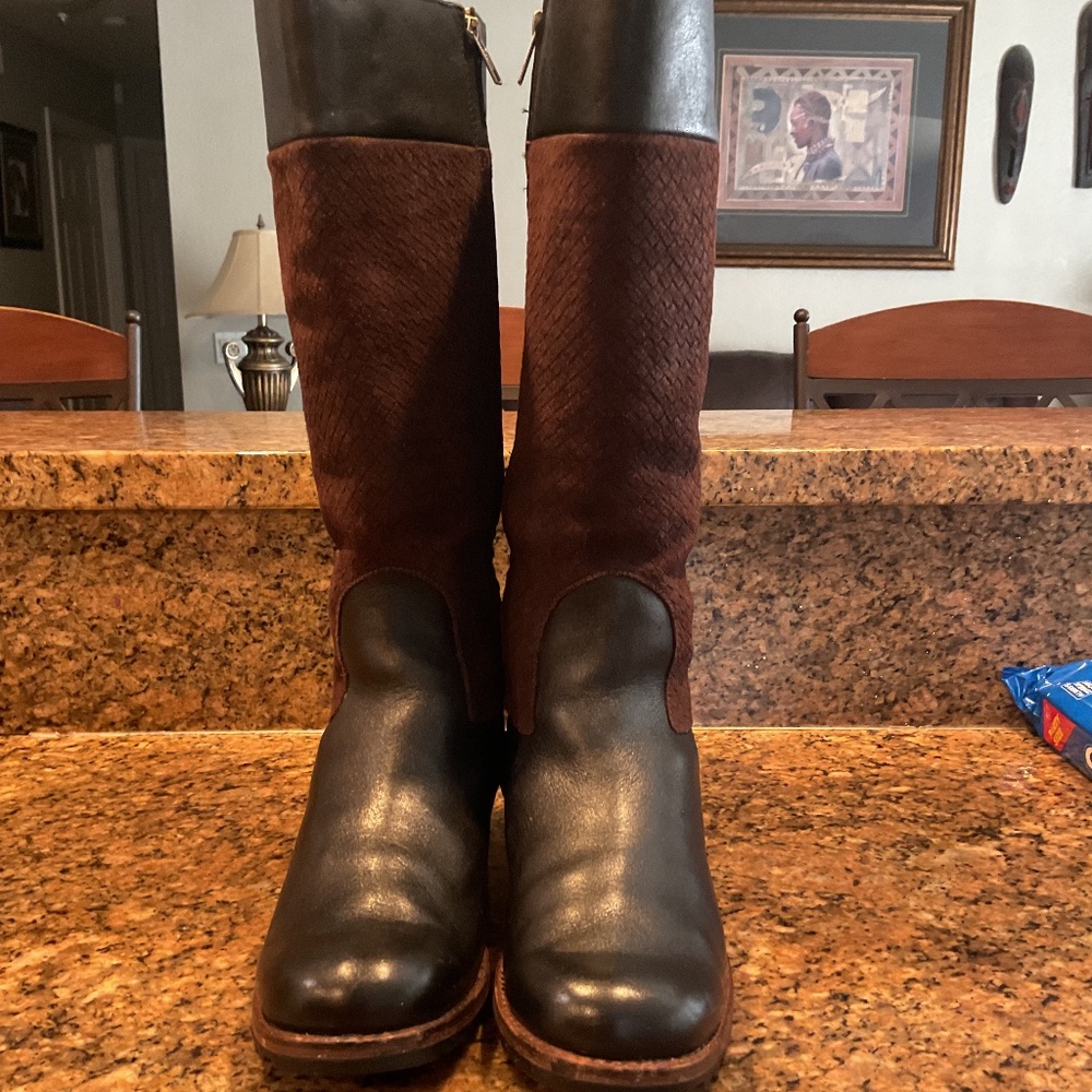 TALL UGG BLACK- BROWN LEATHER & SUEDE SIZE 9 BOOTS $40